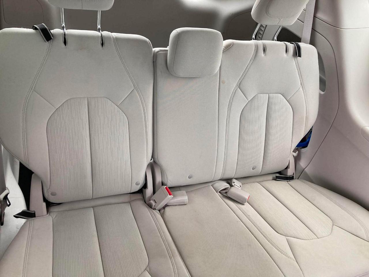 Chrysler Pacifica Touring 2017