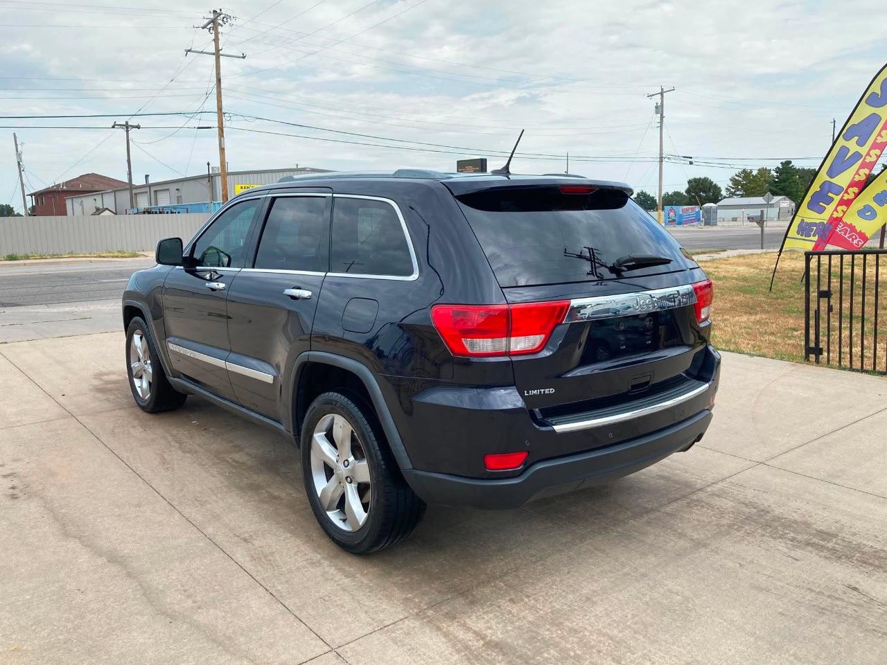 Jeep Grand Cherokee Limited 2WD 2011