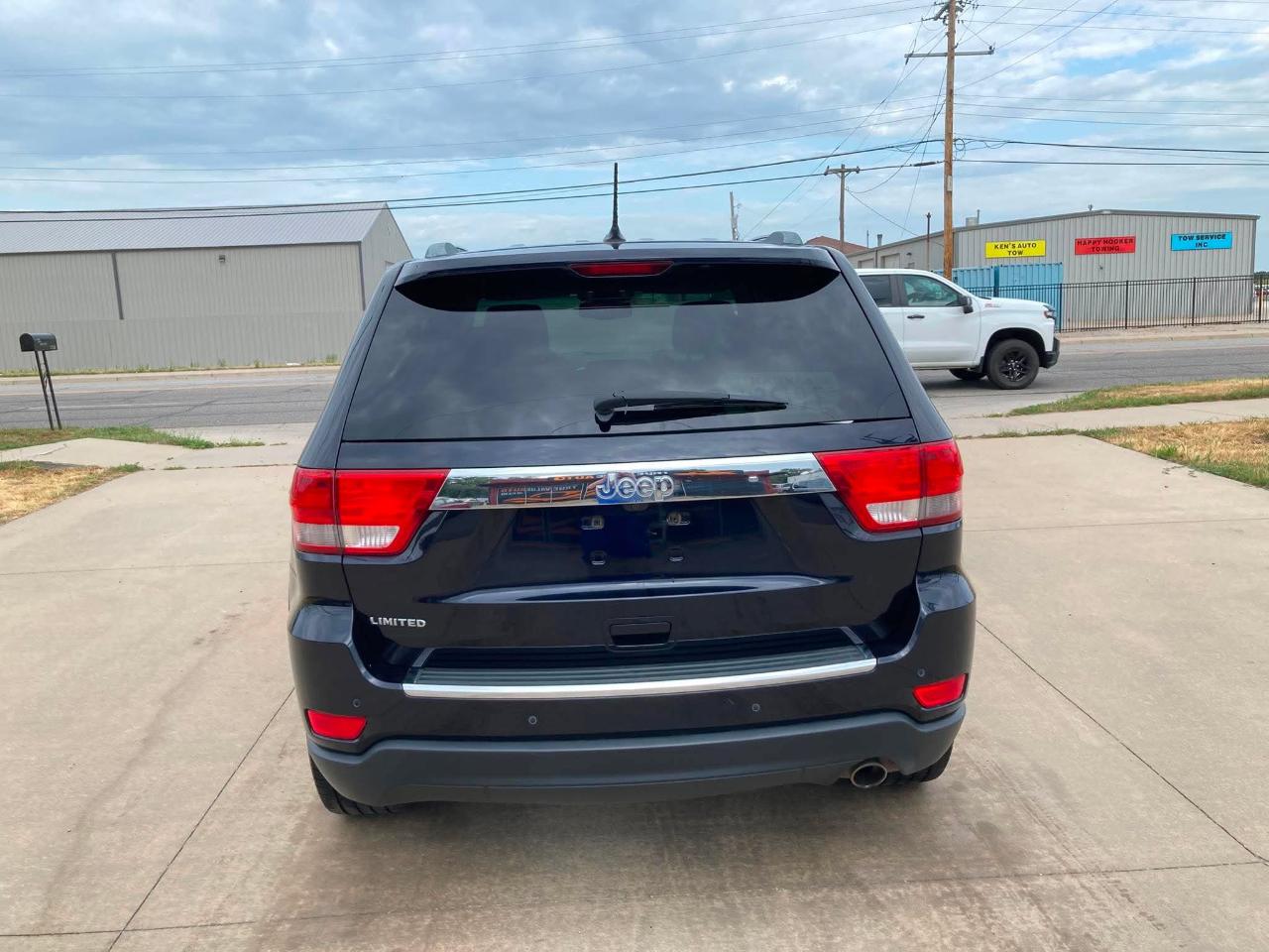 Jeep Grand Cherokee Limited 2WD 2011