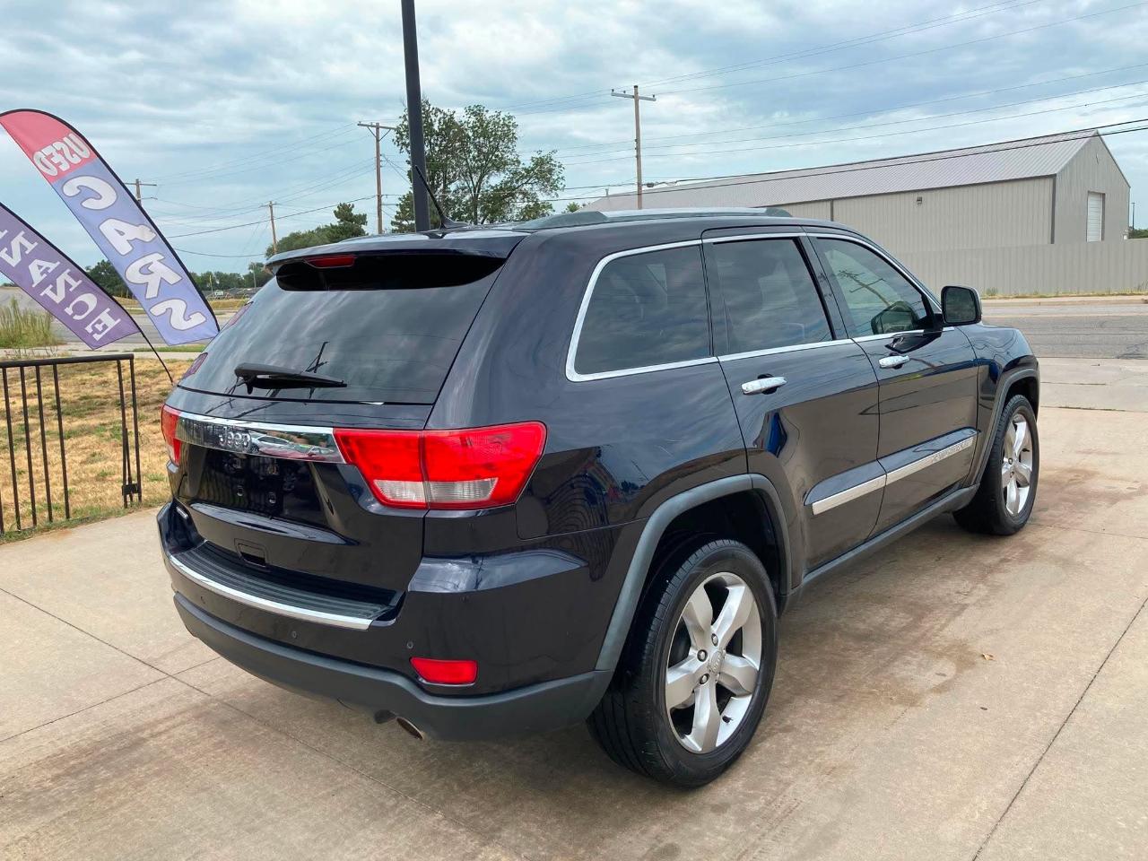 Jeep Grand Cherokee Limited 2WD 2011
