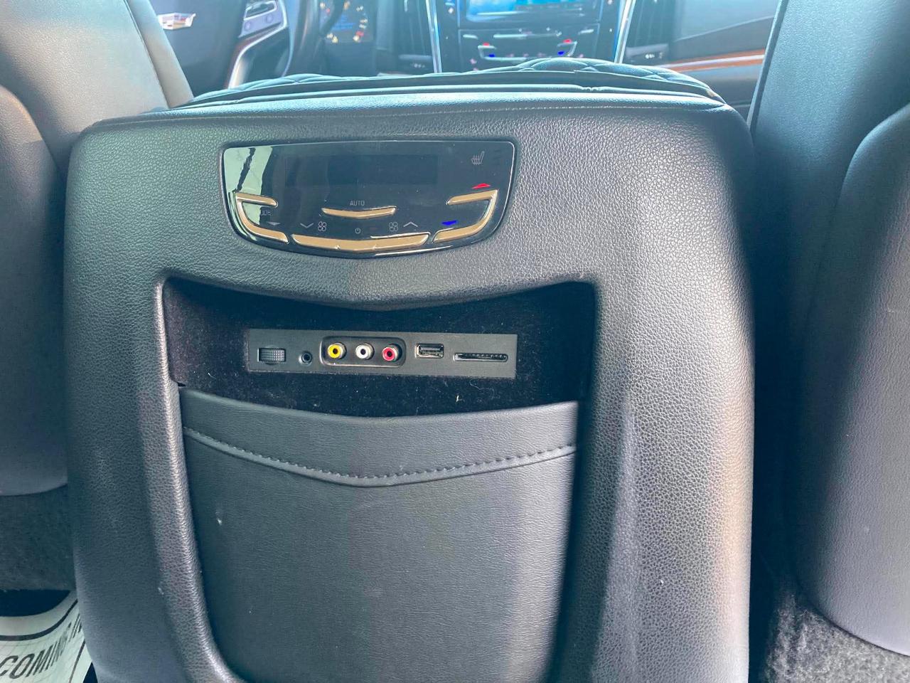 Cadillac Escalade Premium 4WD 2015