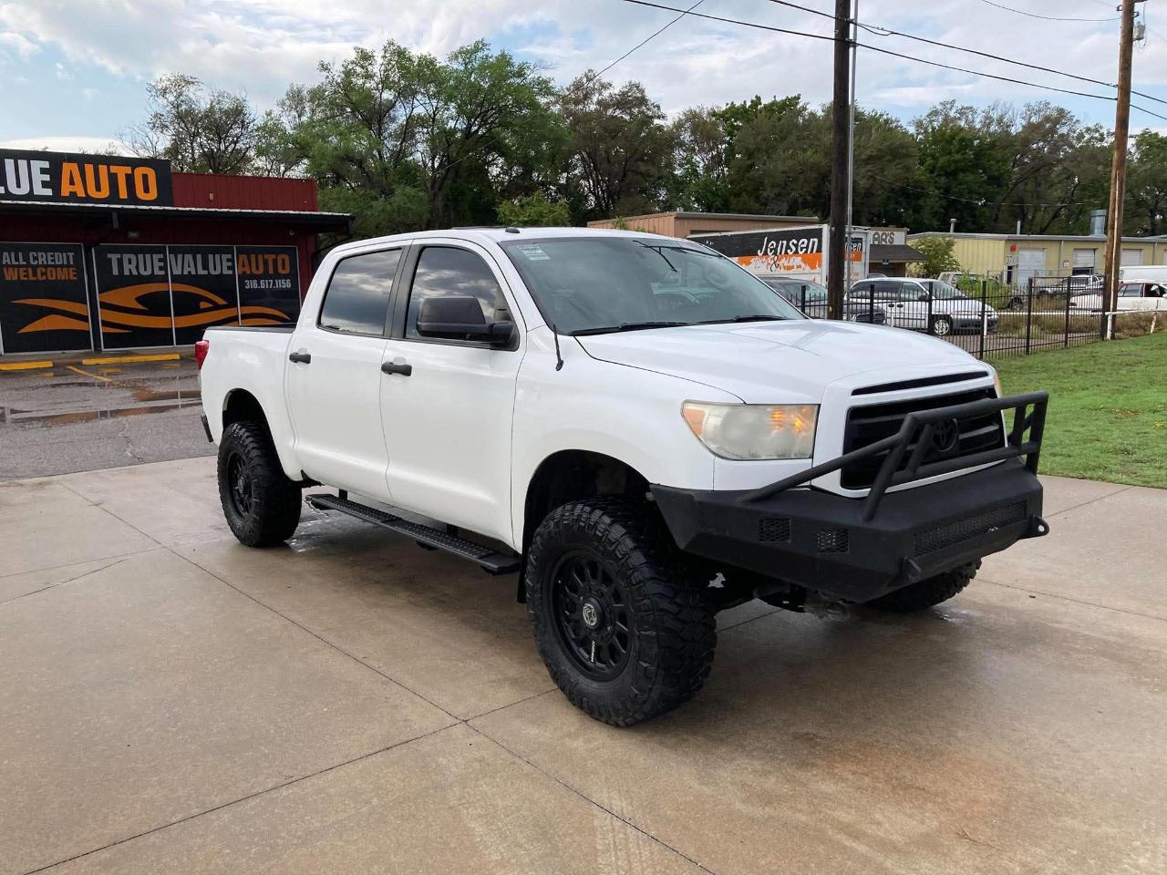 Toyota Tundra Tundra-Grade CrewMax 5.7L 4WD 2011