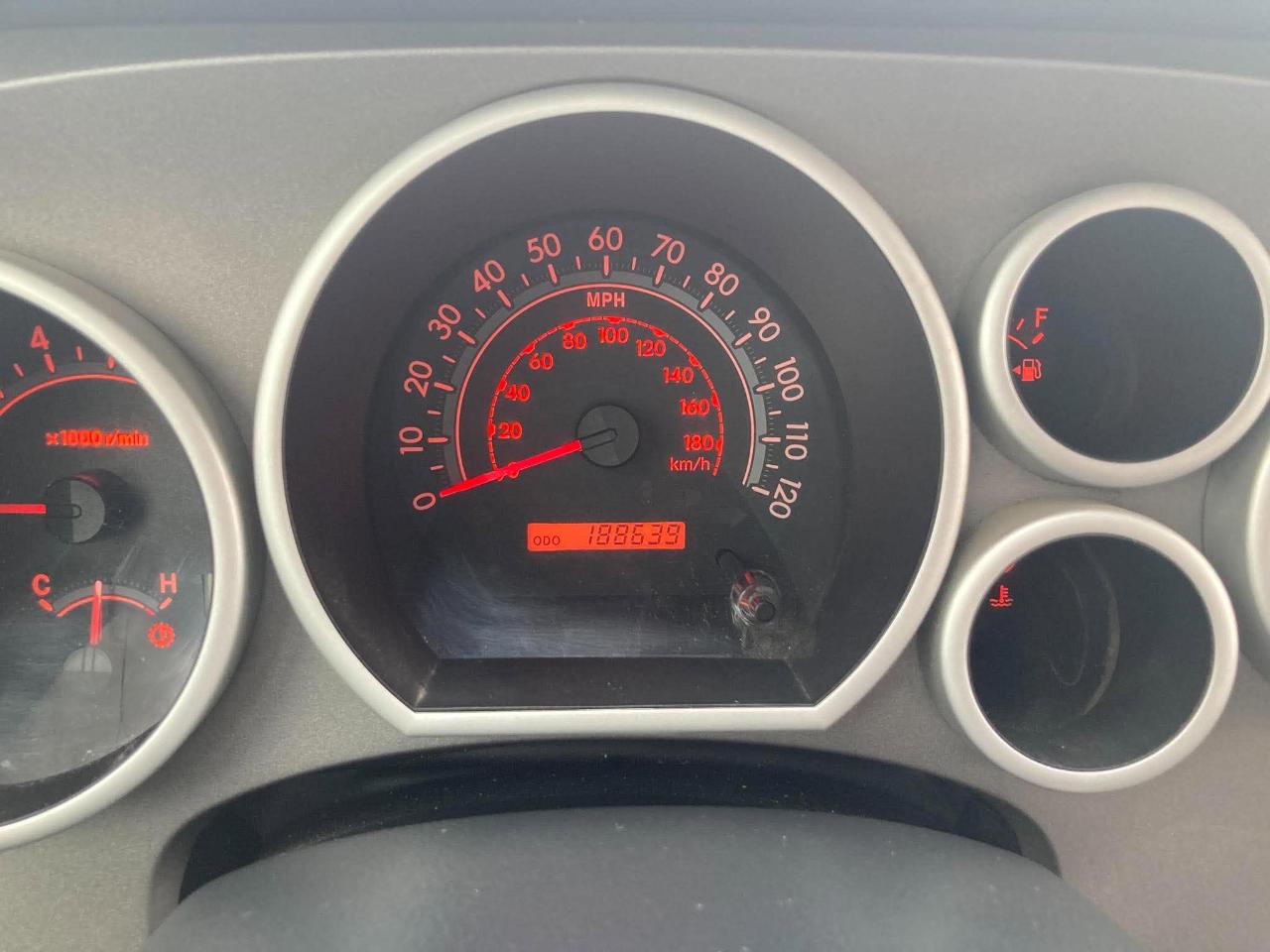 Toyota Tundra Tundra-Grade CrewMax 5.7L 4WD 2011