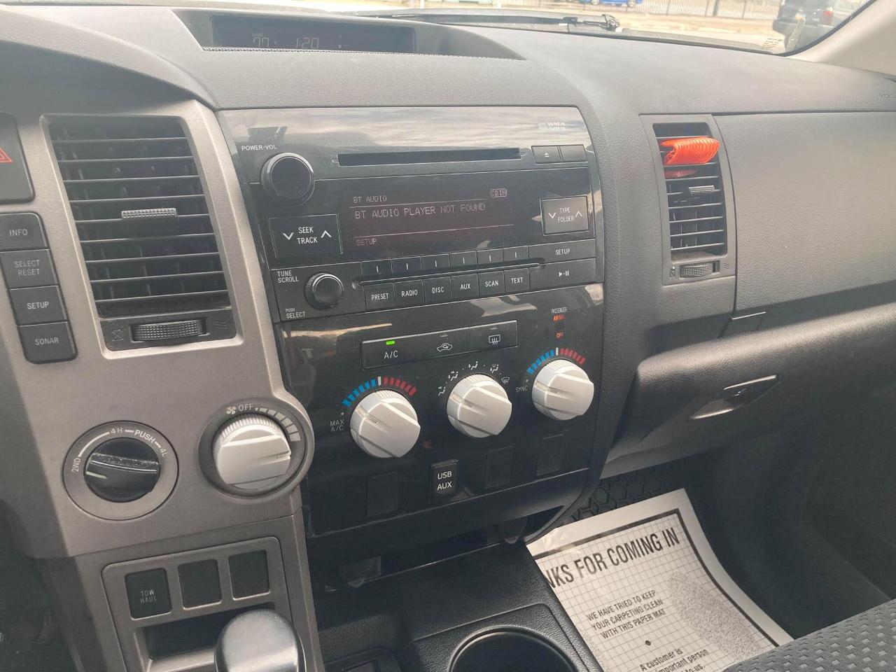 Toyota Tundra Tundra-Grade CrewMax 5.7L 4WD 2011