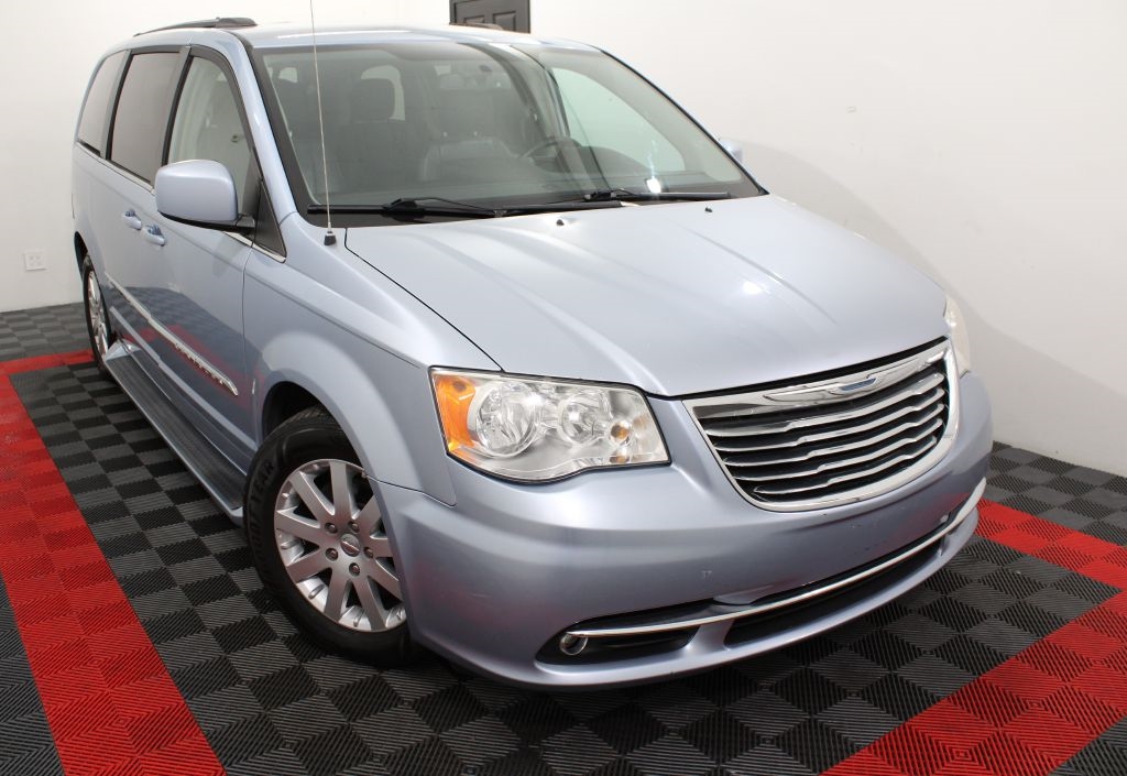 2013 Chrysler Town & Country Touring