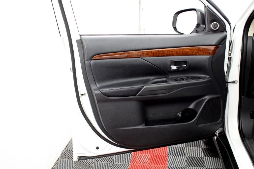Mitsubishi Outlander SE S-AWC 2014