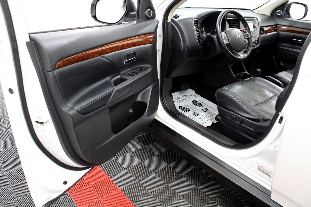 Mitsubishi Outlander SE S-AWC 2014