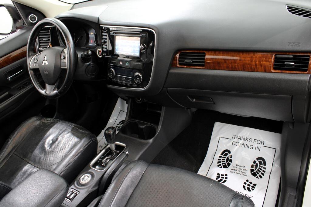 Mitsubishi Outlander SE S-AWC 2014