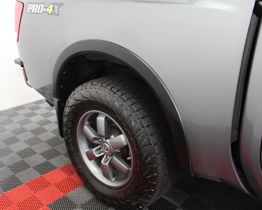 Nissan Titan PRO-4X Crew Cab 4WD SWB 2014