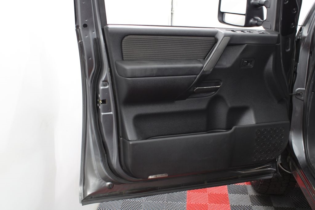 Nissan Titan PRO-4X Crew Cab 4WD SWB 2014