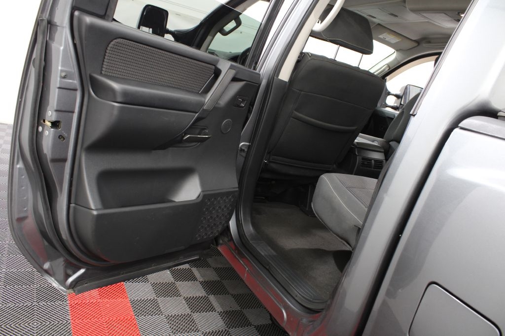 Nissan Titan PRO-4X Crew Cab 4WD SWB 2014