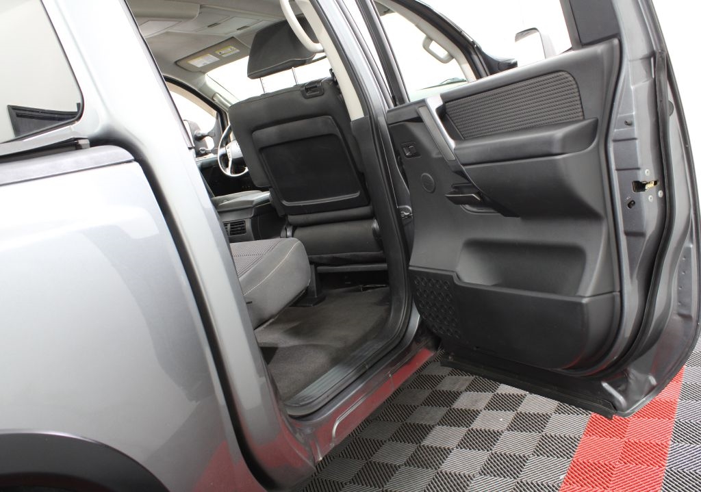Nissan Titan PRO-4X Crew Cab 4WD SWB 2014