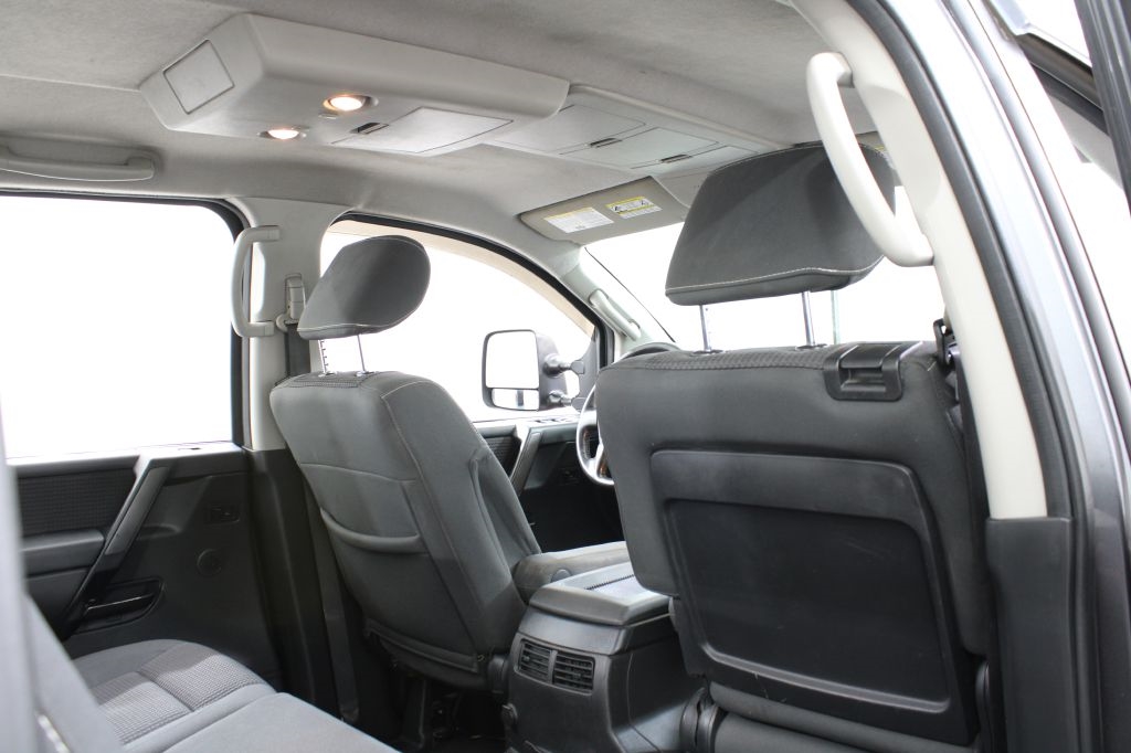 Nissan Titan PRO-4X Crew Cab 4WD SWB 2014