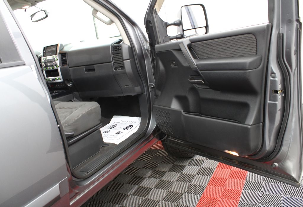 Nissan Titan PRO-4X Crew Cab 4WD SWB 2014