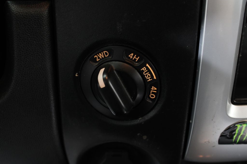 Nissan Titan PRO-4X Crew Cab 4WD SWB 2014