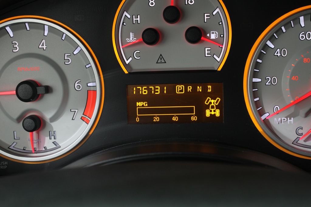 Nissan Titan PRO-4X Crew Cab 4WD SWB 2014