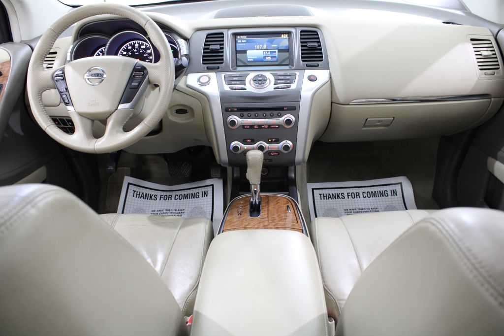 Nissan Murano S AWD 2011