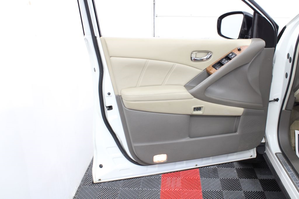 Nissan Murano S AWD 2011