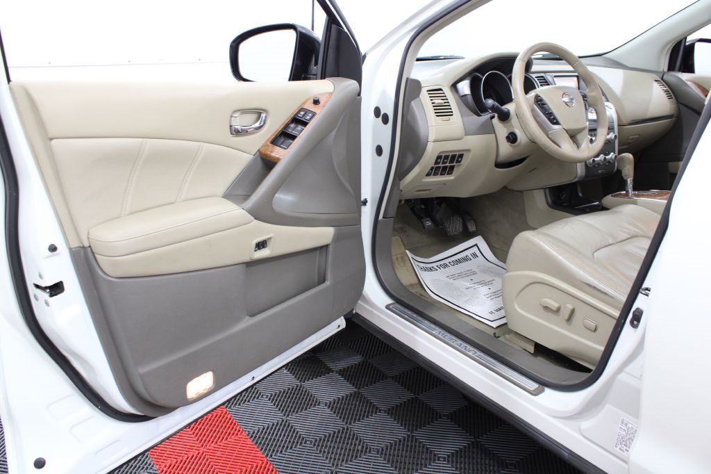 Nissan Murano S AWD 2011