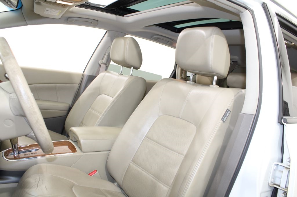 Nissan Murano S AWD 2011
