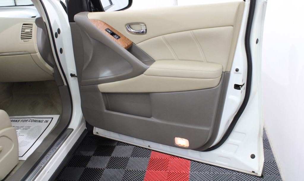 Nissan Murano S AWD 2011