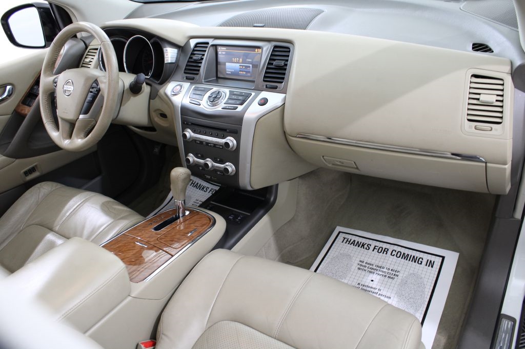Nissan Murano S AWD 2011