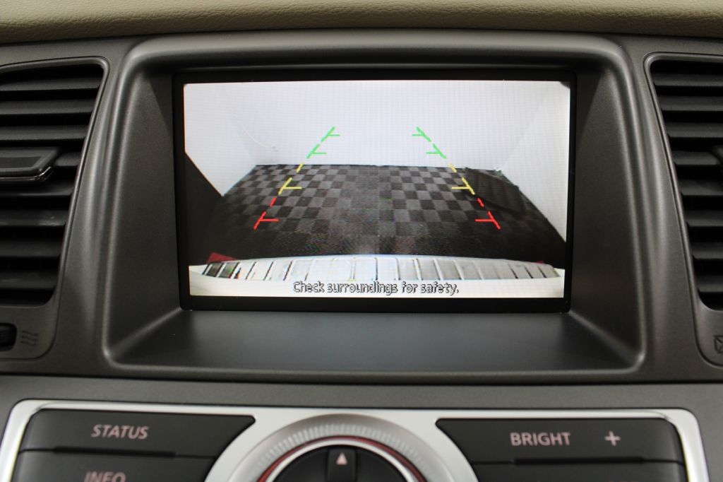 Nissan Murano S AWD 2011