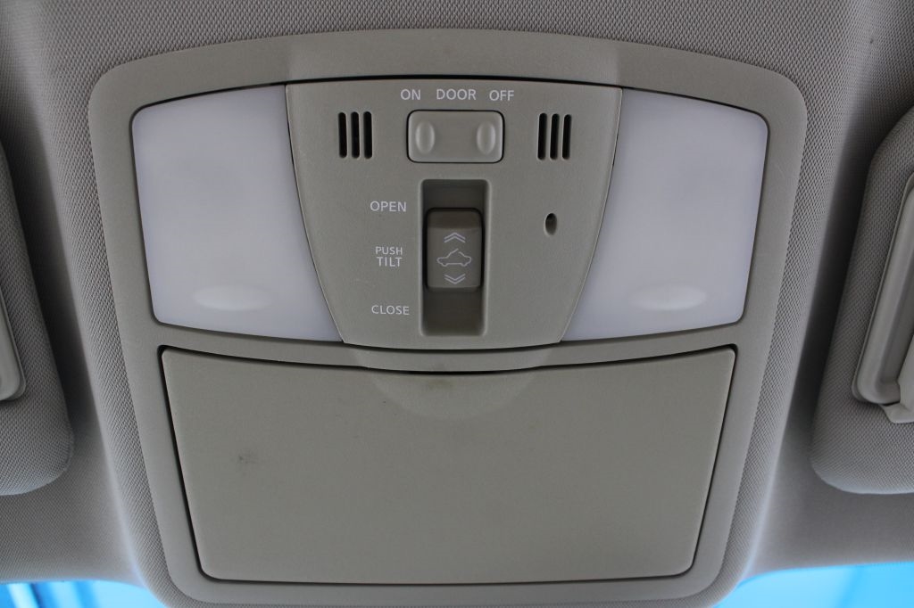 Nissan Murano S AWD 2011