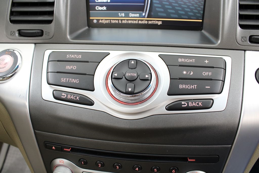 Nissan Murano S AWD 2011