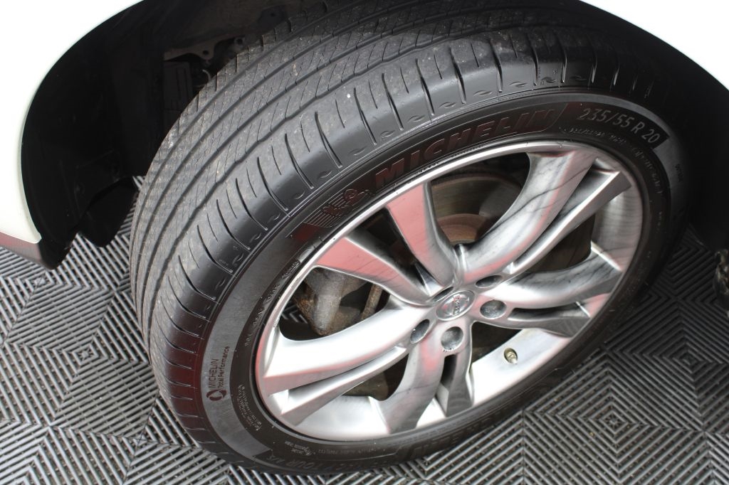 Nissan Murano S AWD 2011