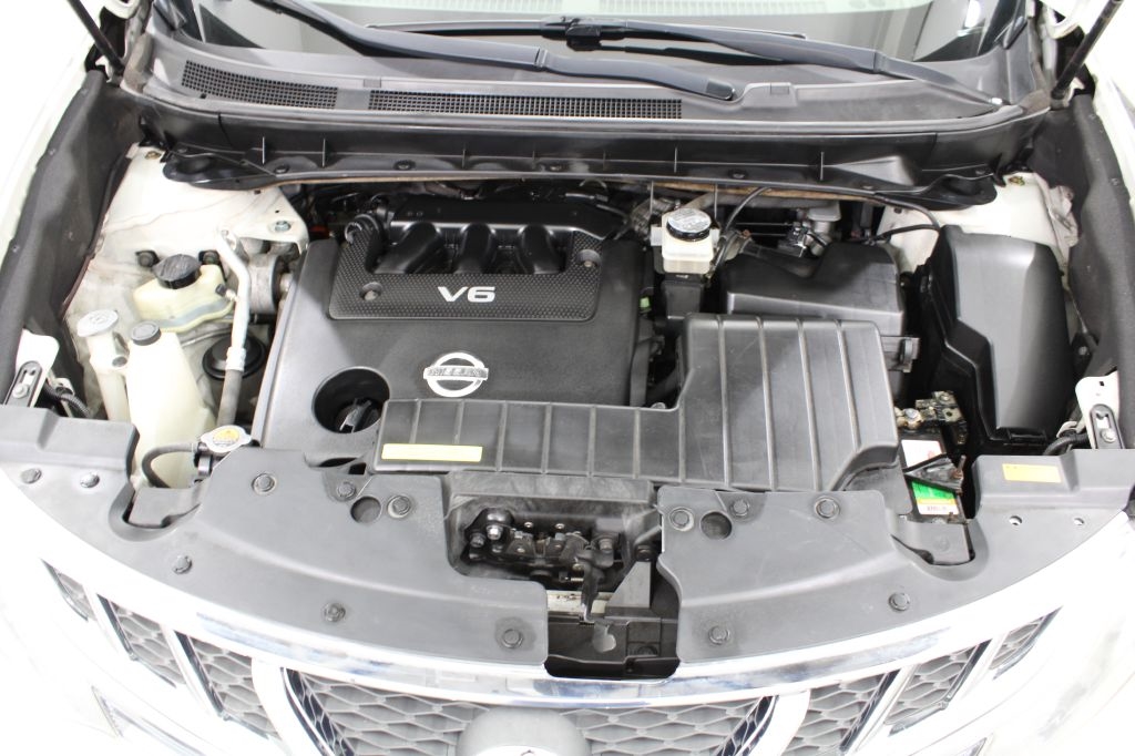 Nissan Murano S AWD 2011