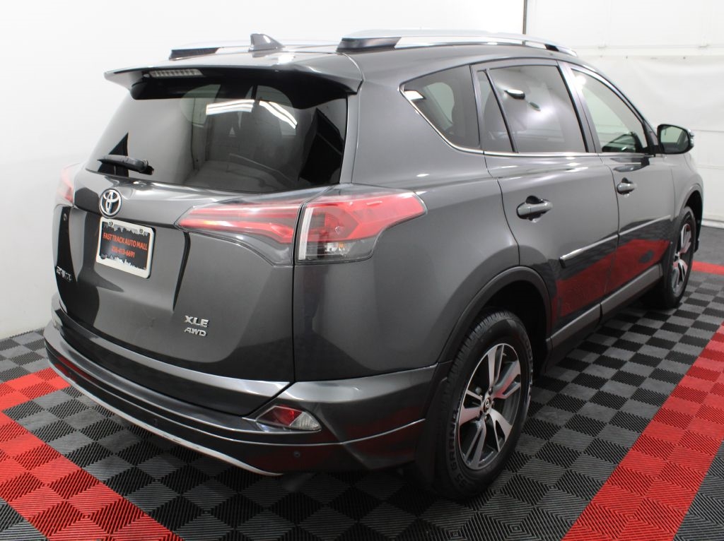 Toyota RAV4 XLE AWD 2016