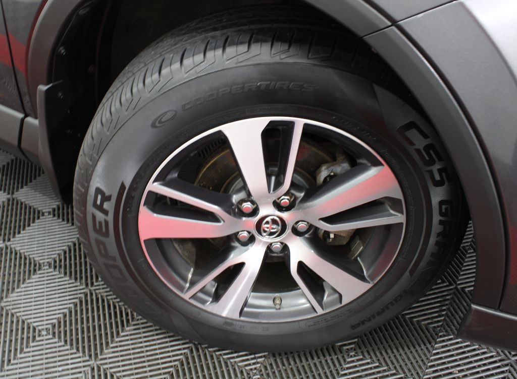 Toyota RAV4 XLE AWD 2016