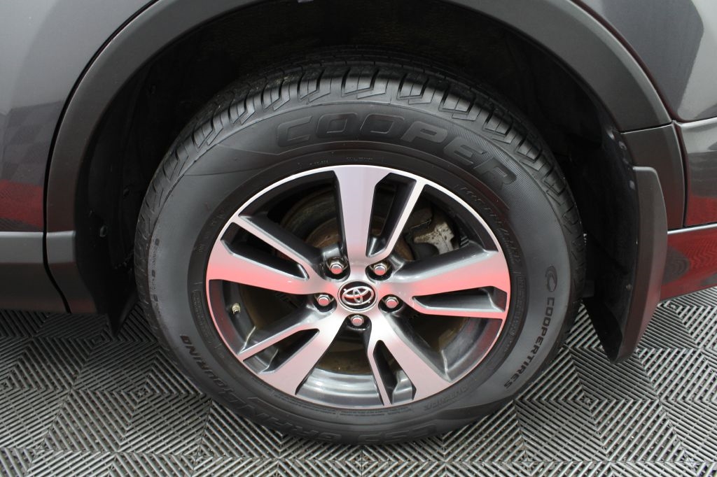 Toyota RAV4 XLE AWD 2016