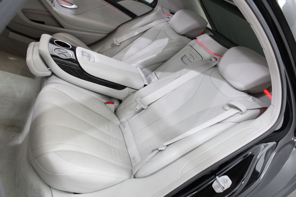 Mercedes-Benz S-Class S550 4MATIC 2016