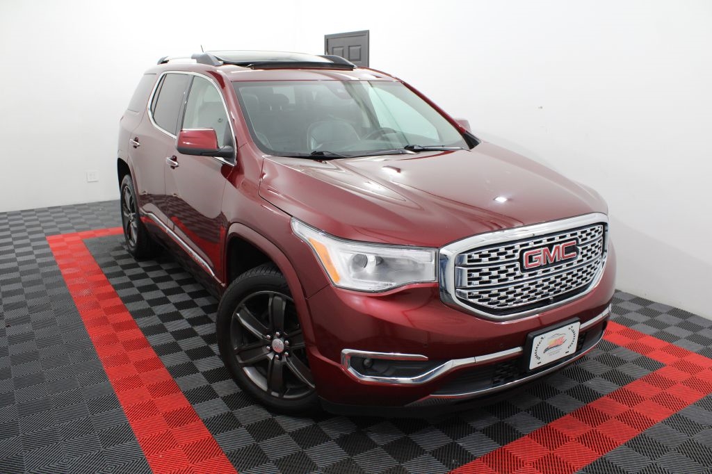 2017 Gmc Acadia Denali photo 2