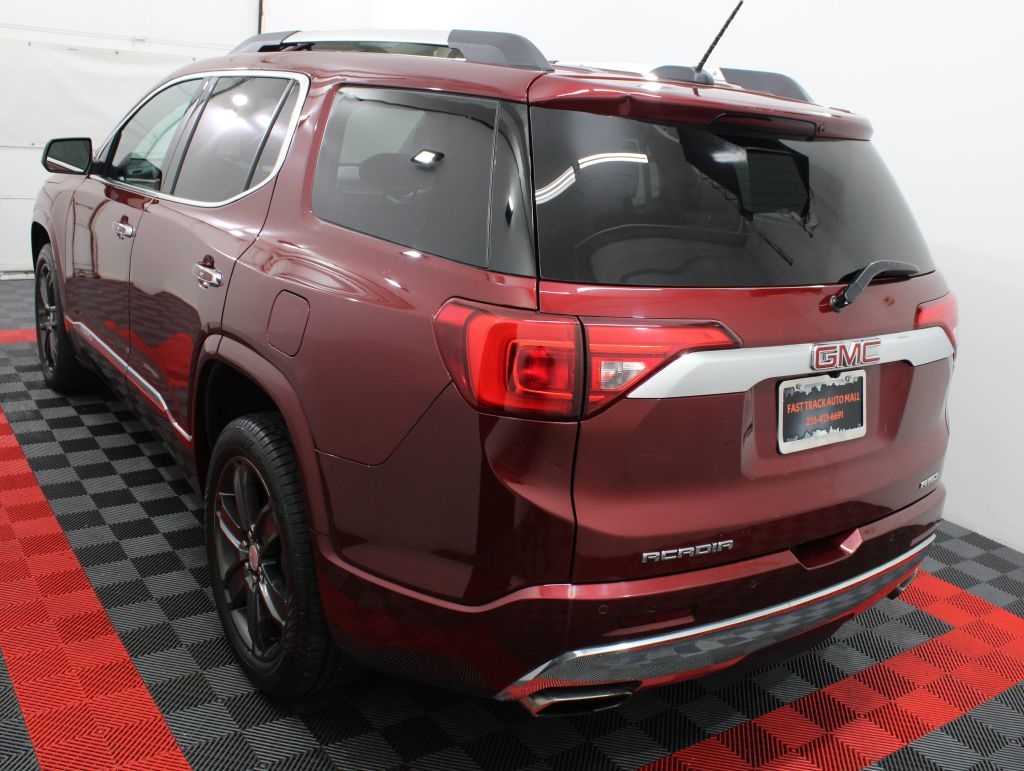 2017 Gmc Acadia Denali photo 3