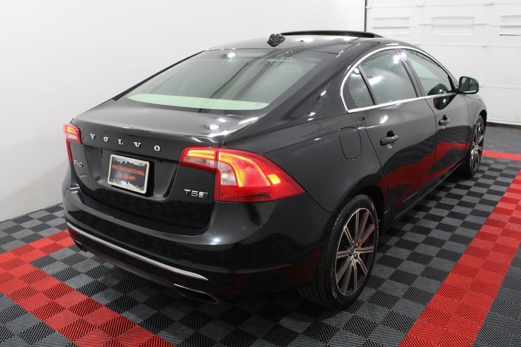 Volvo S60 photo 6