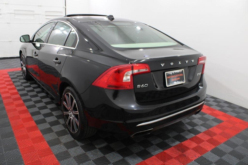 Volvo S60 photo 7