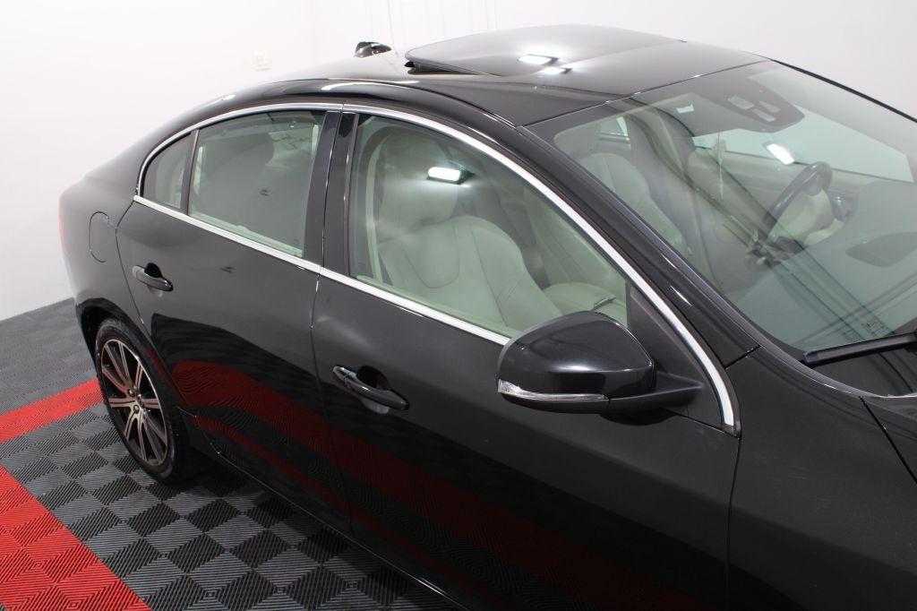 Volvo S60 photo 9