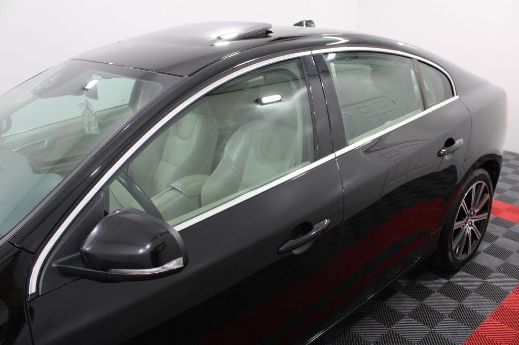 Volvo S60 photo 10