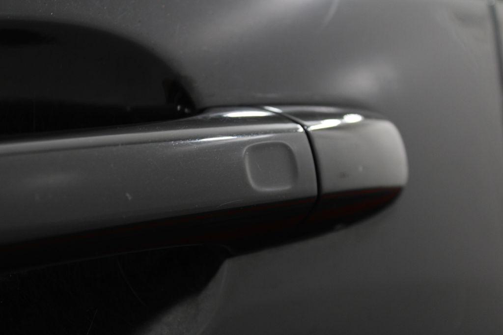 Volvo S60 photo 13