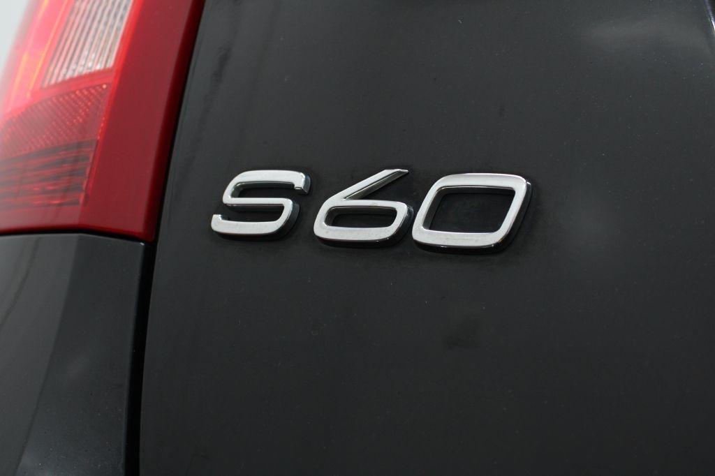 Volvo S60 photo 15