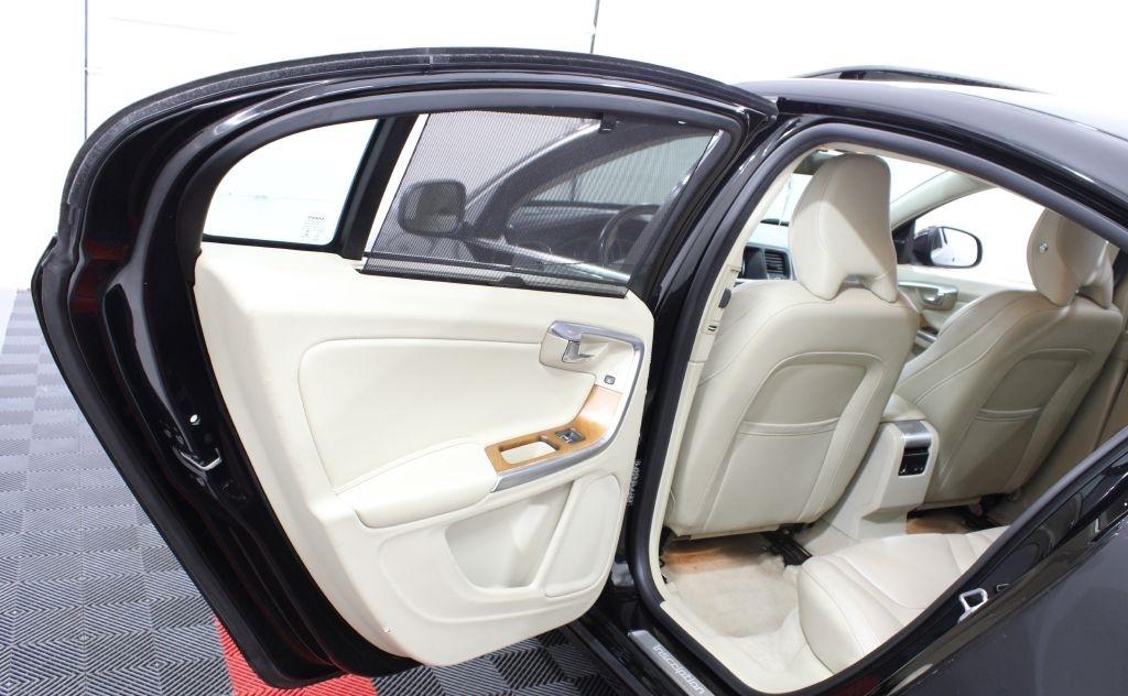 Volvo S60 photo 21