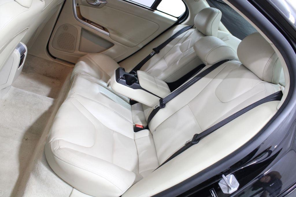Volvo S60 photo 23