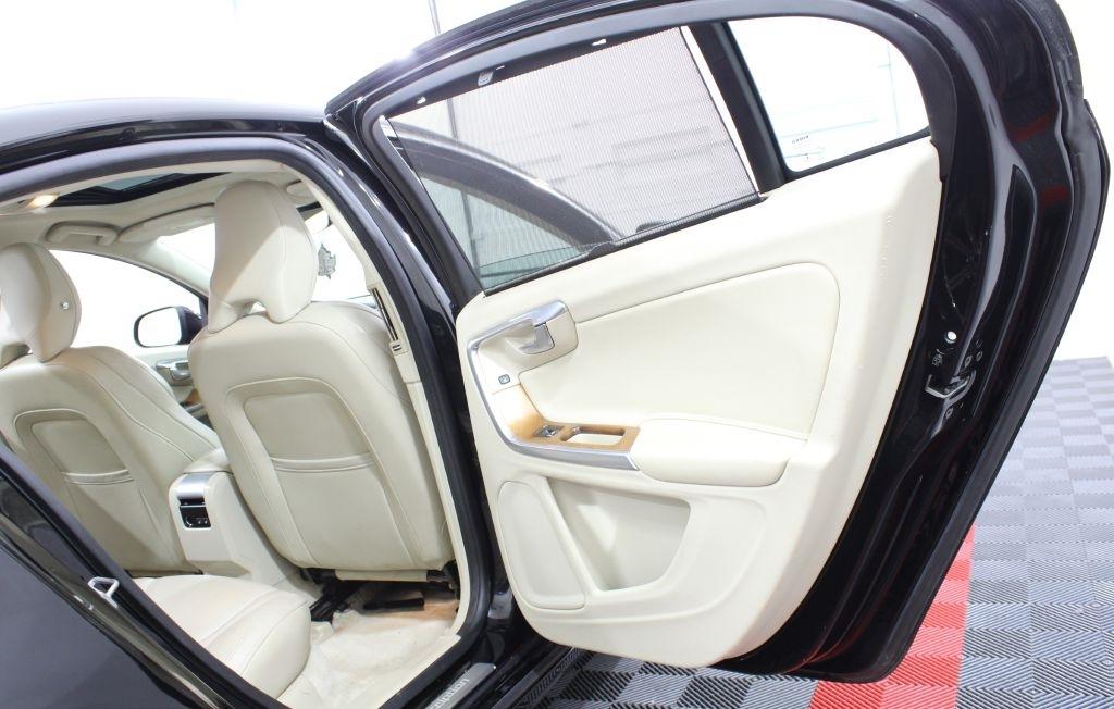 Volvo S60 photo 25
