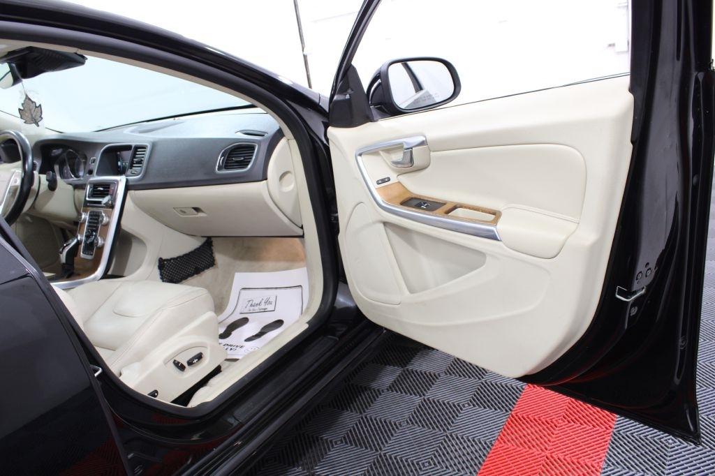 Volvo S60 photo 28