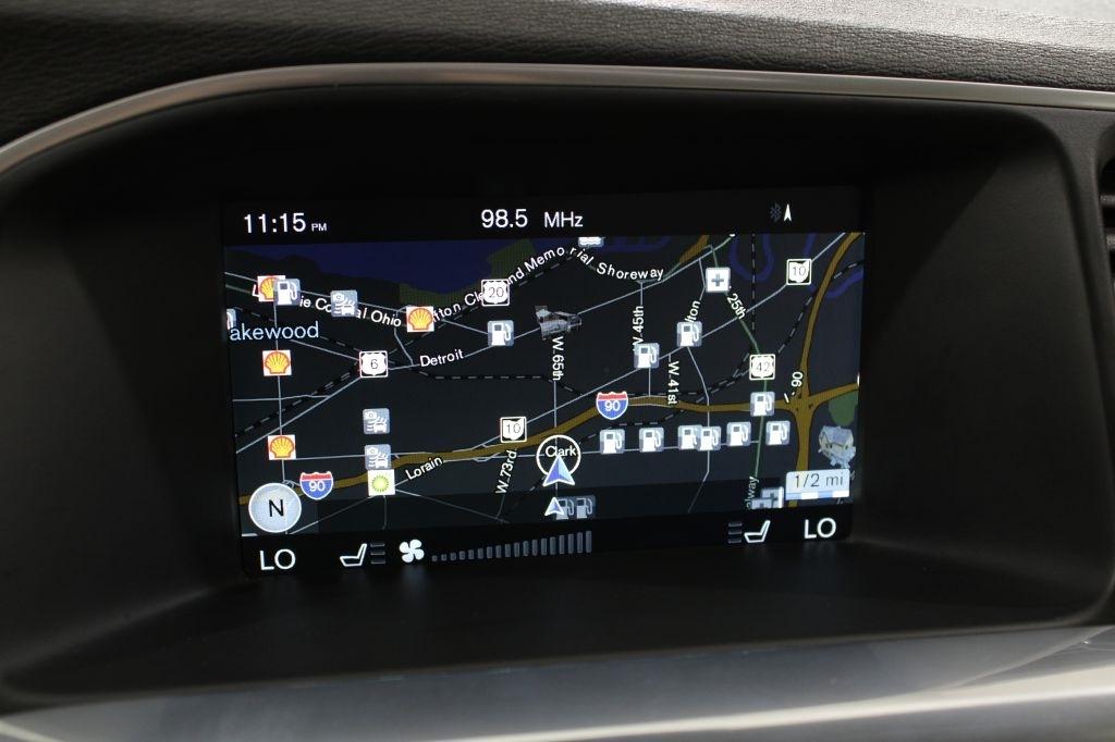Volvo S60 photo 32
