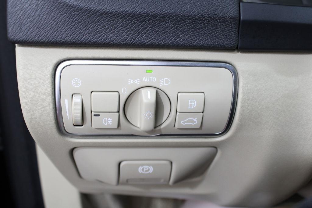 Volvo S60 photo 38
