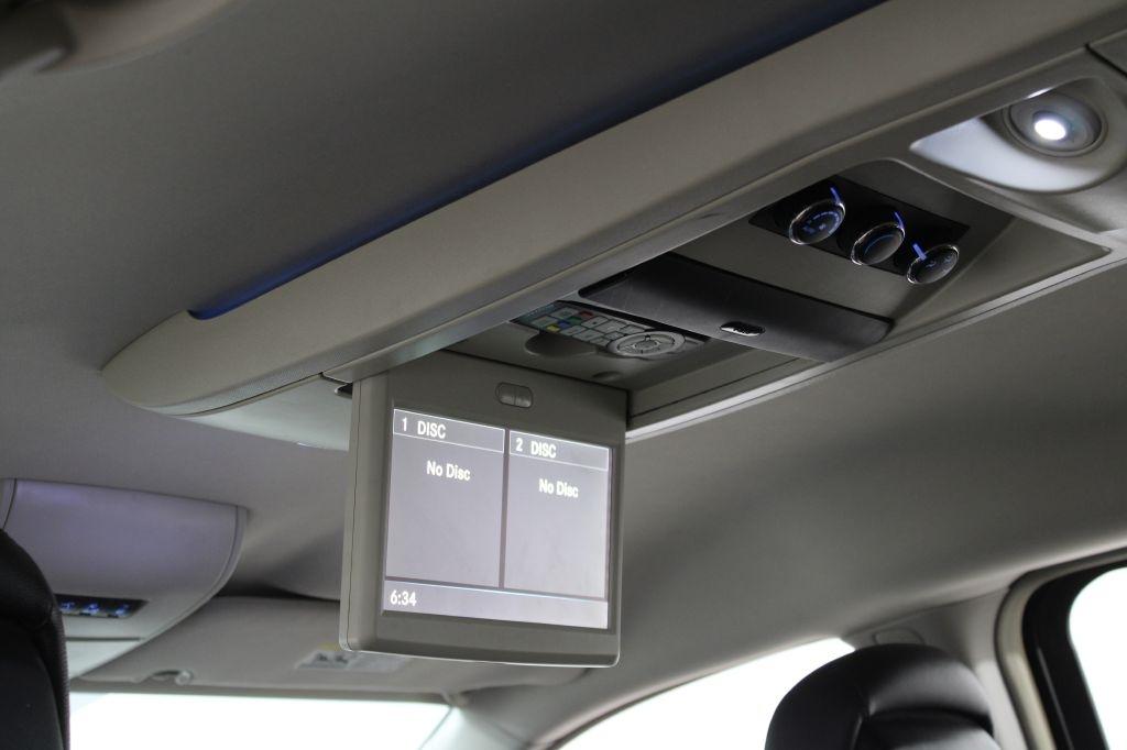 Chrysler Town and Country photo 15